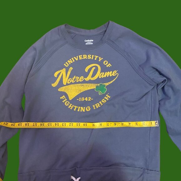 🍀 University of Notre Dame Fighting Irish Graphic Sweatshirt (Size M) - Picture 4 of 5